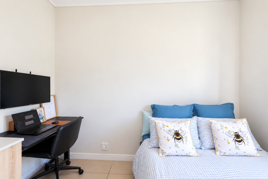 To Let 2 Bedroom Property for Rent in Sandown Western Cape